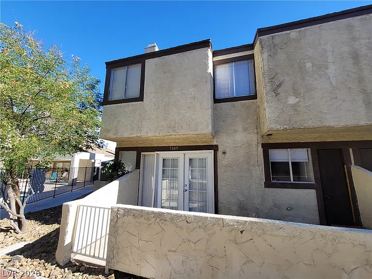 5049 Spencer St #D — Photo 7