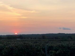 2400 Hammond Rd, North East, PA 16428