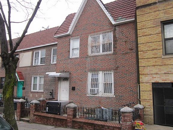 2nd image of 2515 35th Ave