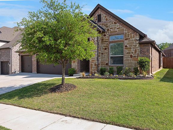 2nd image of 511 Ranchwood Dr