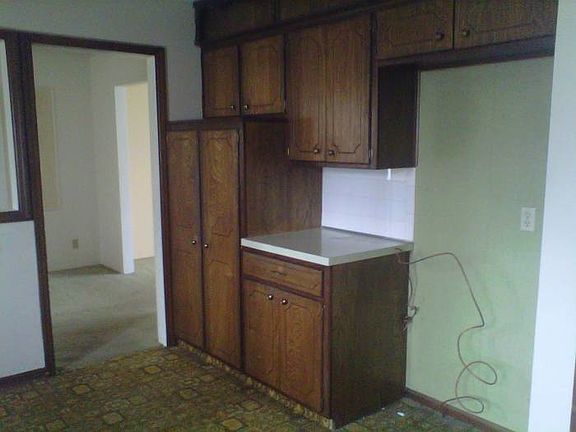 3rd image of 8909 E 88th Ter