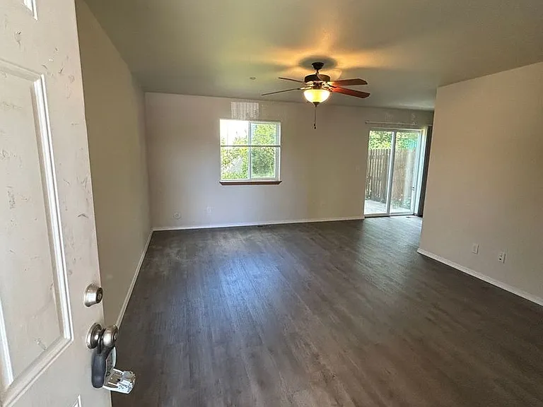 1183 W Kyler Ave #A-D — Photo 5
