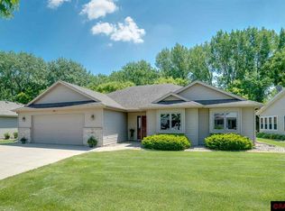 301 Diamond Creek Rd, Mankato, MN 56001