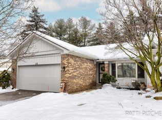 23 Skyline Cir NW, Grand Rapids, MI 49504