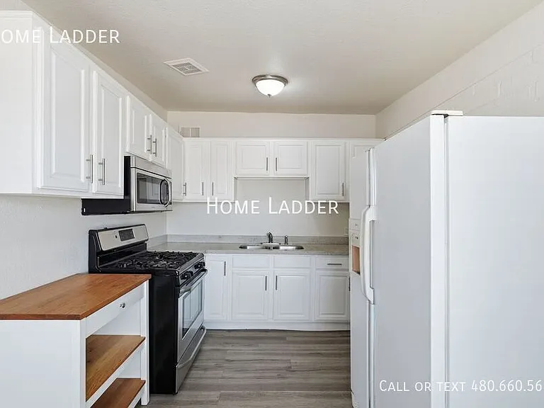 596 W Harding Ave — Photo 6