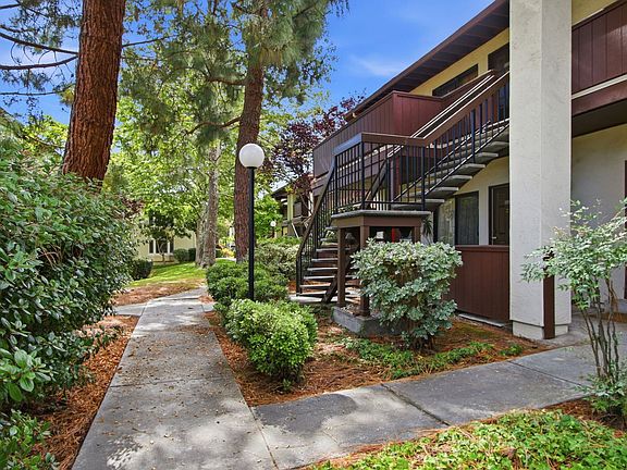 2nd image of 479 Costa Mesa Ter APT F