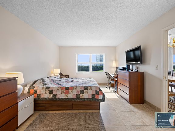 4th image of 300 Diplomat Parkway #607