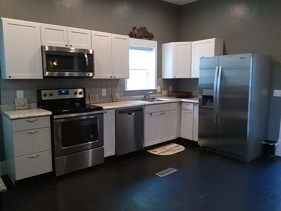 5th image of 1014 W Wyandotte Ave