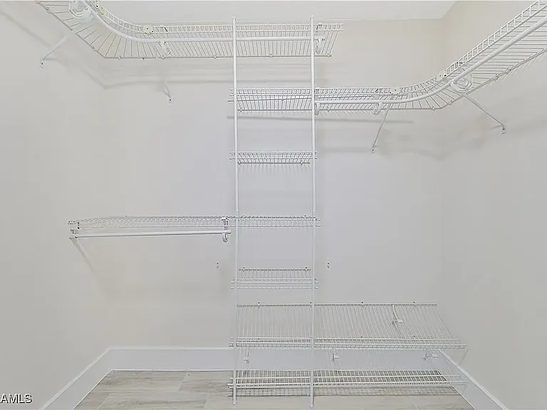 1608 Henry Ave — Photo 16