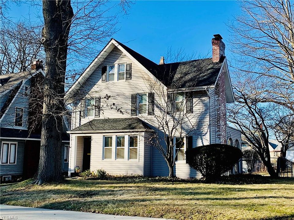 1st image of 979 Amelia Ave