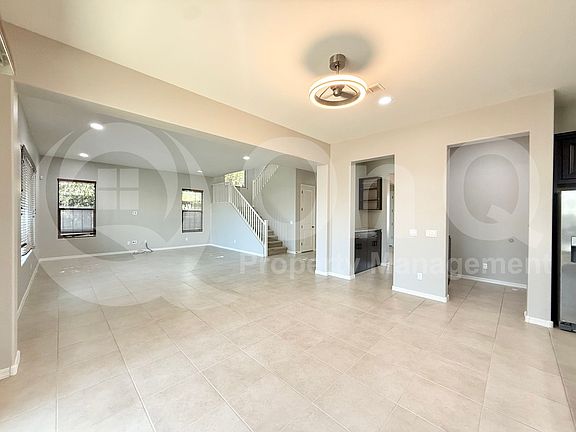 4th image of 1007 E Buffalo St