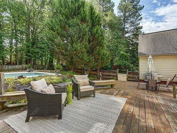 4th image of 1911 Tunbridge Dr