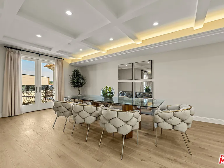 1825 Pandora Ave #Penthouse 402 — Photo 12