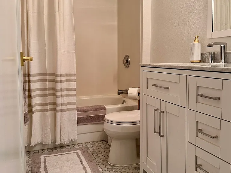 623 Carol Way #B — Photo 44