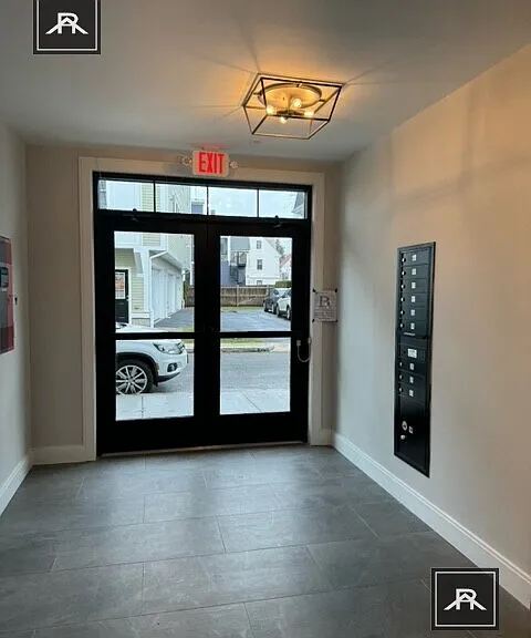 159 Everett St #302 — Photo 12