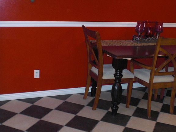 Dining room with tile