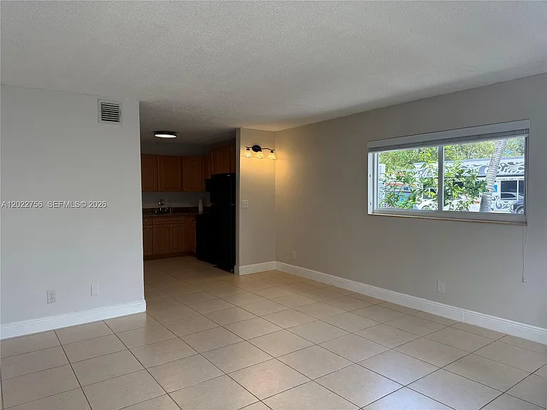 715 NE 2nd Ave #101 — Photo 3