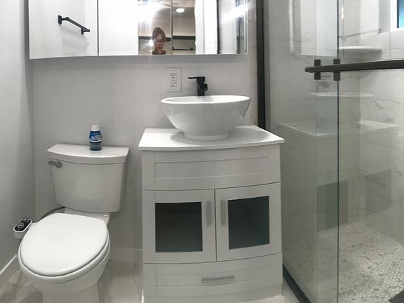 2nd image of 966 W 24th St