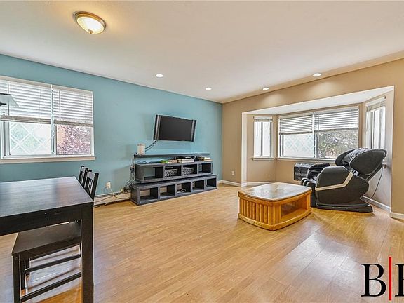 3rd image of 1413 Royce St #22