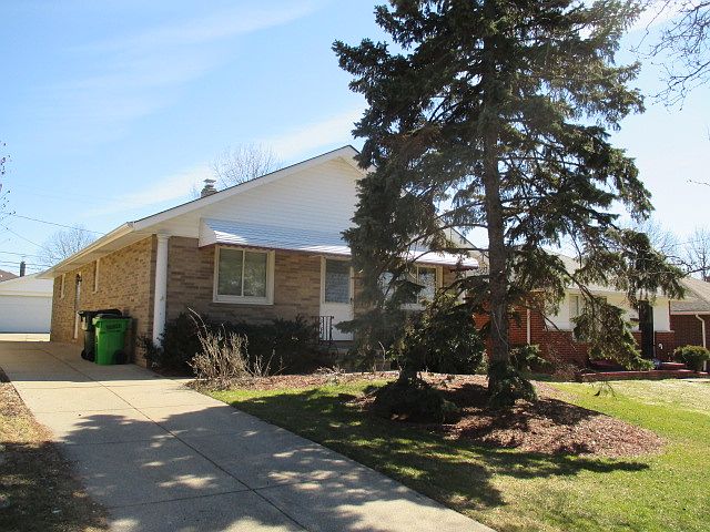 1st image of 5235 E 102nd St