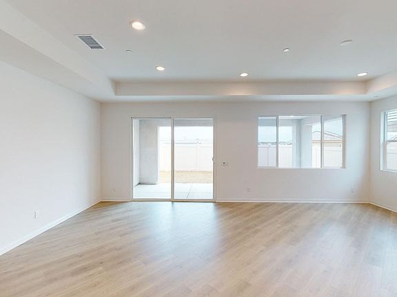 4th image of 32084 Hyacinth Way