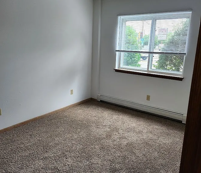 100 W Grove St — Photo 10