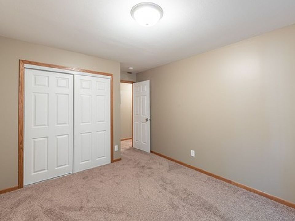 1st image of 1905 Parkwood Dr #1905305
