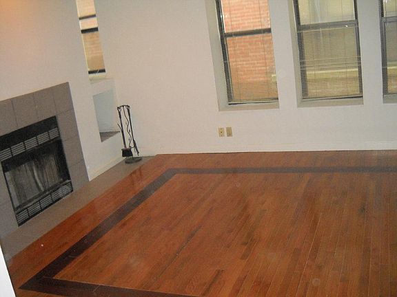 2nd image of 5391 Pershing Ave APT B