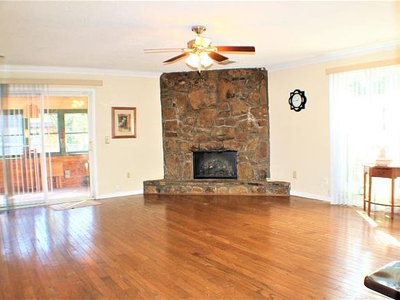 4th image of 2680 Bankstone Dr SW