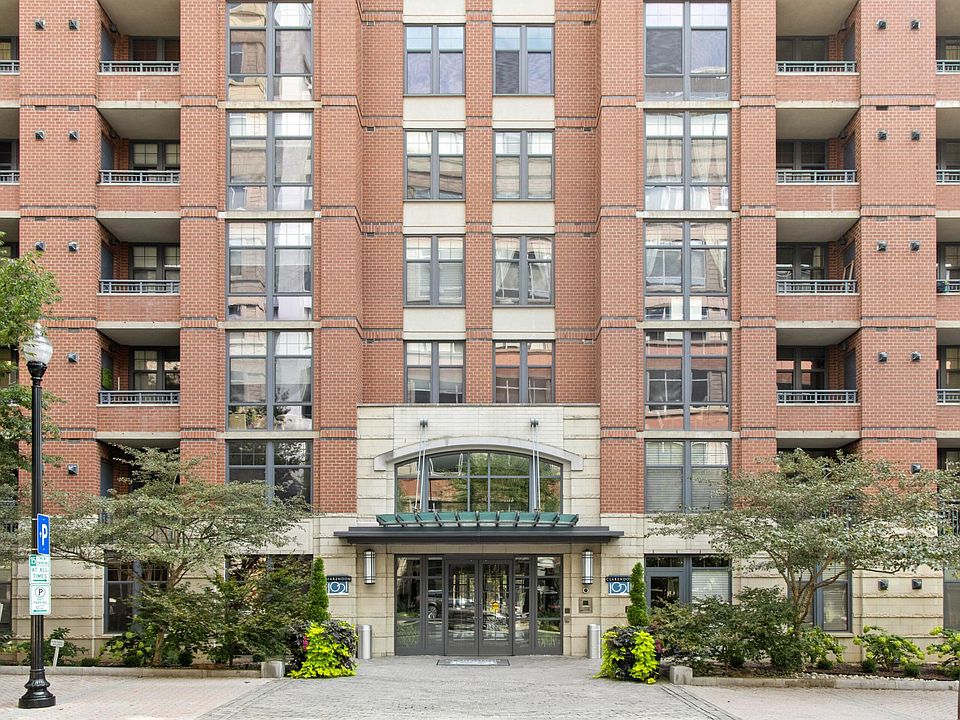 1st image of 1021 N Garfield St APT 803