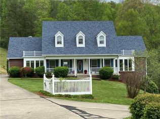 30 Ridgeview Dr, Sissonville, WV 25320