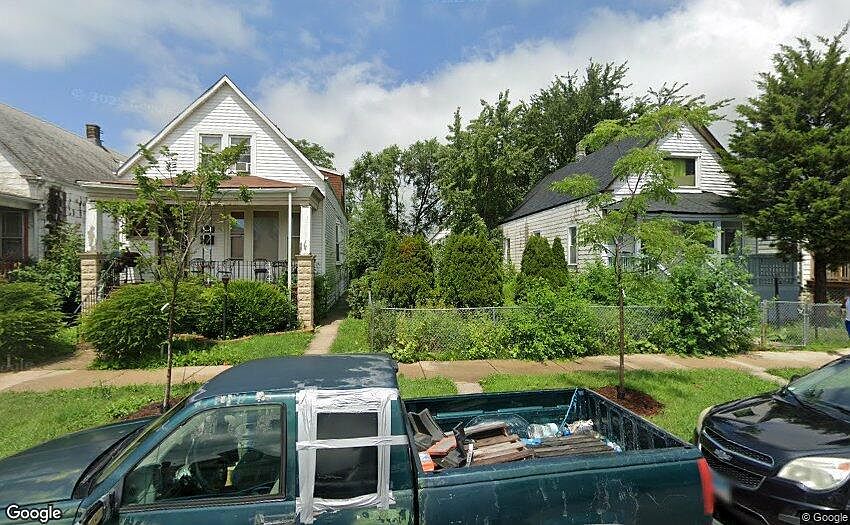 1st image of 1314 W 73rd St