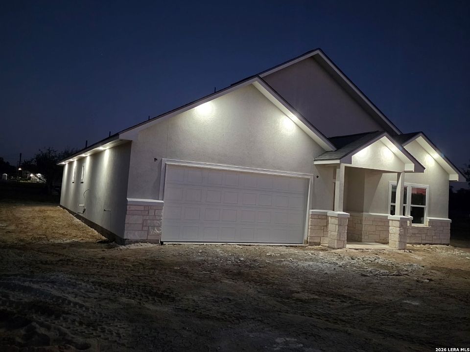 1st image of 950 McConnell Rd