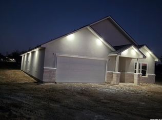 950 McConnell Rd, Somerset, TX 78069