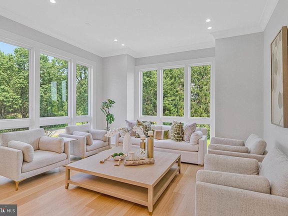 5th image of 7007 Hector Rd