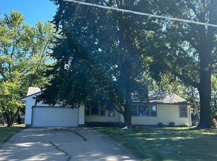 1631 SE 37th St, Topeka, KS 66605