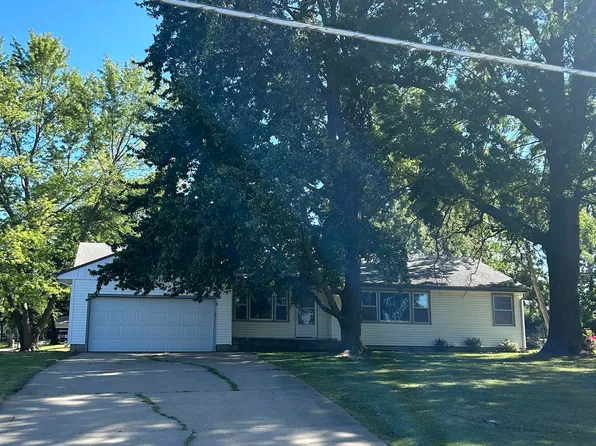 1631 SE 37th St, Topeka, KS 66605