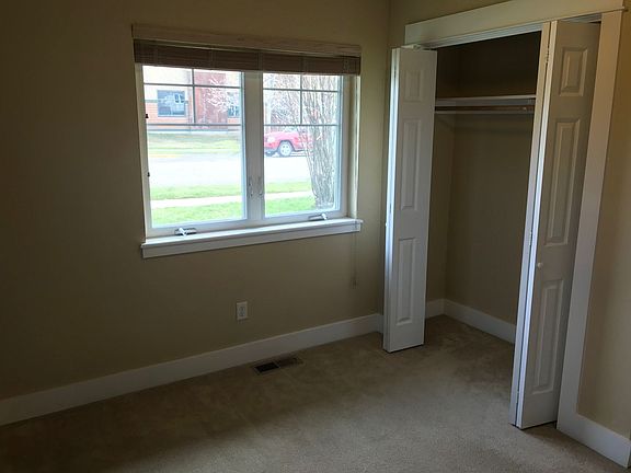3rd image of 1907 W Dickerson St APT 4