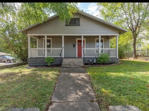 803 N 20th St, Van Buren, AR 72956