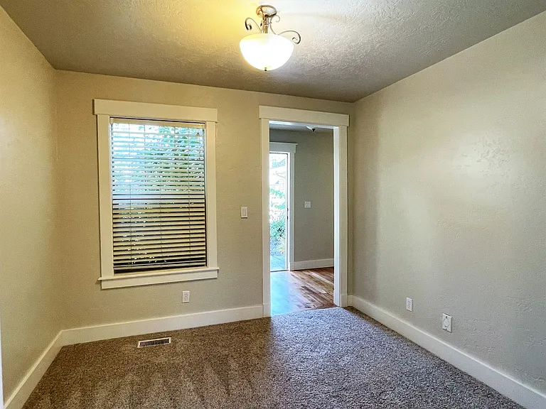 709 N Saddlebrook Way — Photo 18