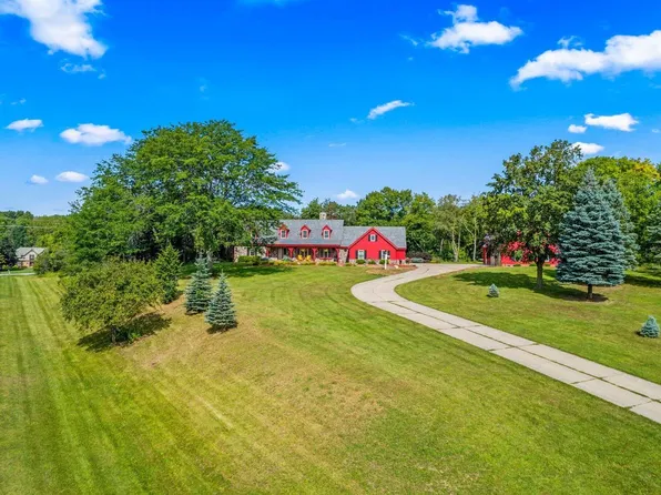 W297N931 Kings WAY, Waukesha, WI 53188