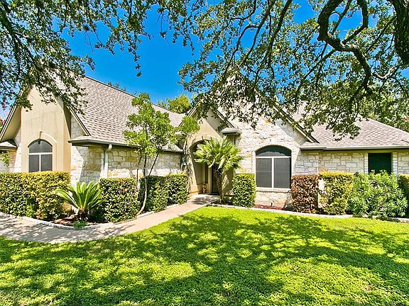 2nd image of 1002 Corsaire St
