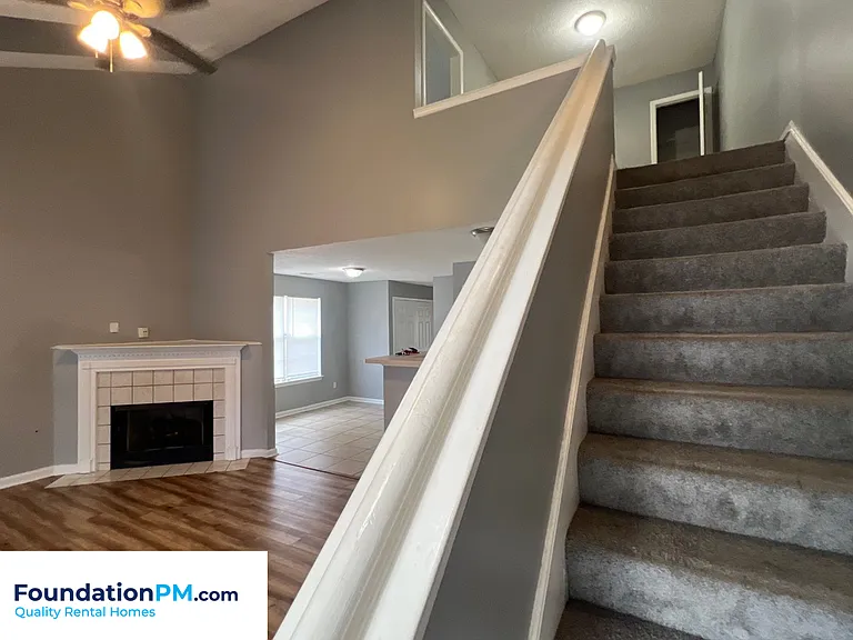 1530 Estacada Way — Photo 8