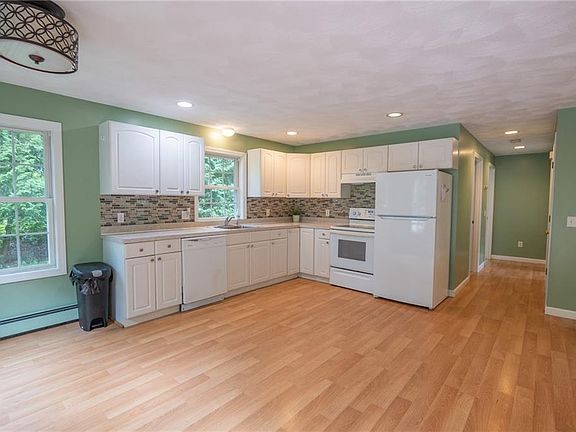 5th image of 196 William Henry Rd