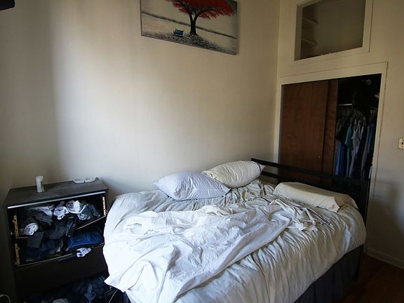 5th image of 136 W 80th St APT 4F