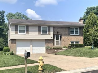 1821 Stonehouse Ln, Cincinnati, OH 45255