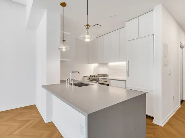 184 Kent Avenue image 2 of 6