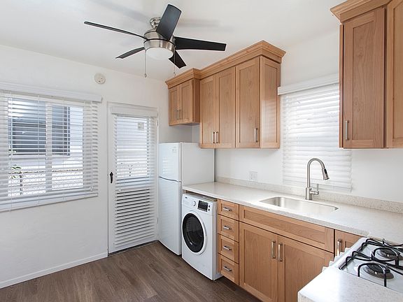 2nd image of 4923 1/2 Saratoga Ave