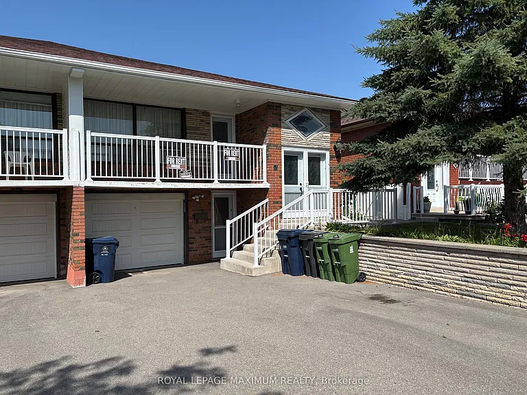 54 Hisey Cres W — Photo 2