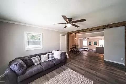 5th image of 2055 Holcroft Dr